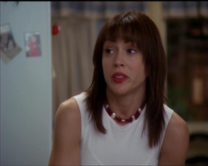 Charmed-Online-dot-net_5x06TheEyesHaveIt1400.jpg