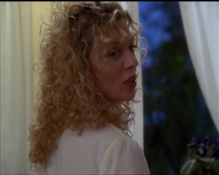 Charmed-Online-dot-net_5x06TheEyesHaveIt1403.jpg