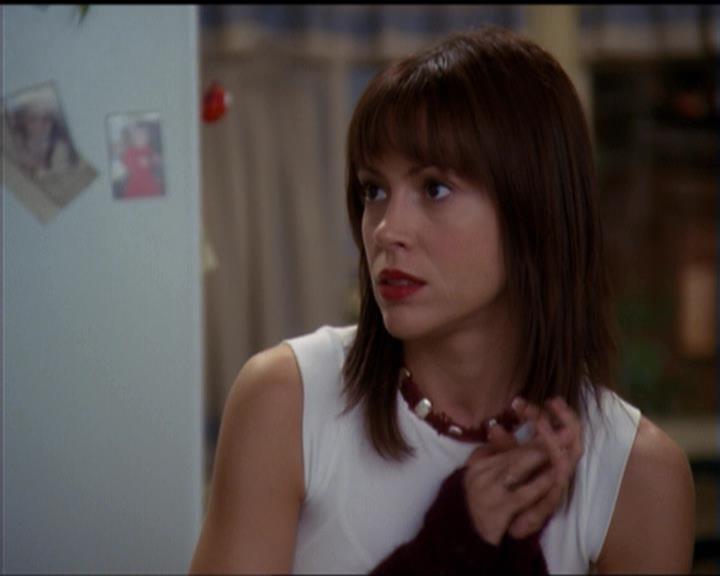 Charmed-Online-dot-net_5x06TheEyesHaveIt1404.jpg