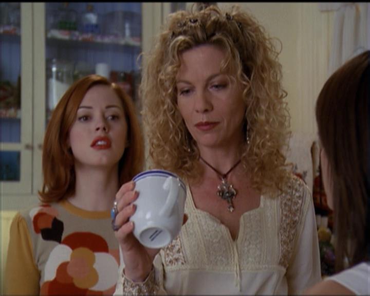 Charmed-Online-dot-net_5x06TheEyesHaveIt1413.jpg
