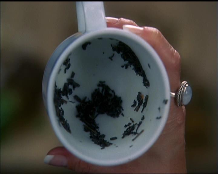 Charmed-Online-dot-net_5x06TheEyesHaveIt1415.jpg