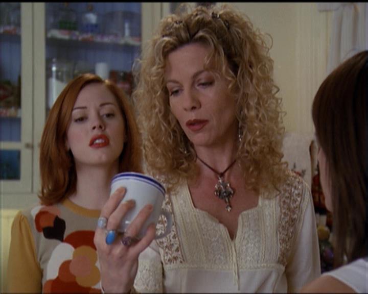 Charmed-Online-dot-net_5x06TheEyesHaveIt1417.jpg Charmed-Online-dot-net_5x06TheEyesHaveIt1417.jpg