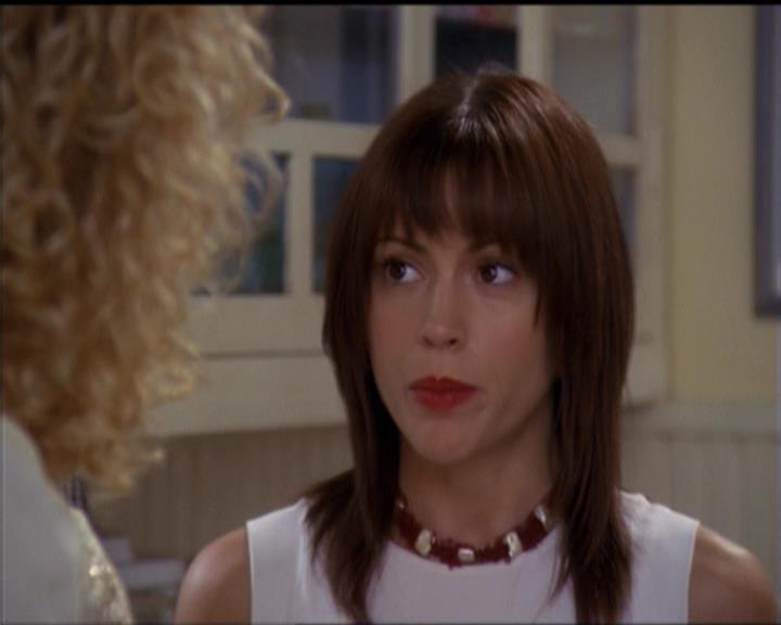 Charmed-Online-dot-net_5x06TheEyesHaveIt1425.jpg