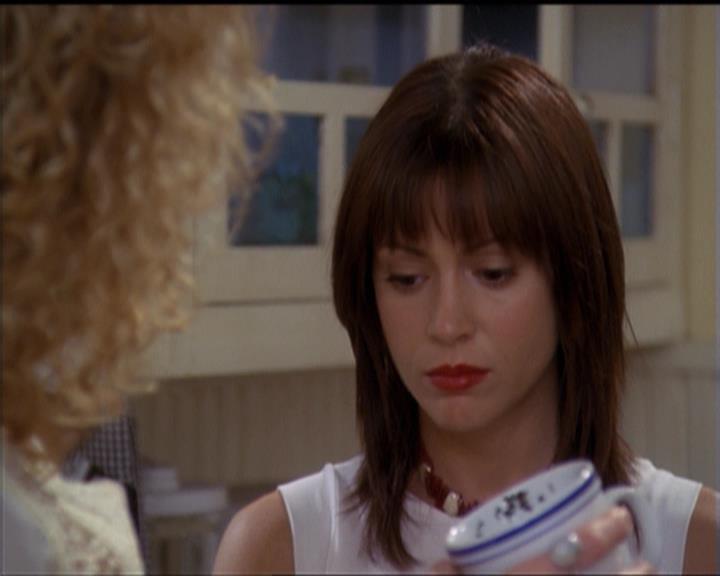 Charmed-Online-dot-net_5x06TheEyesHaveIt1432.jpg