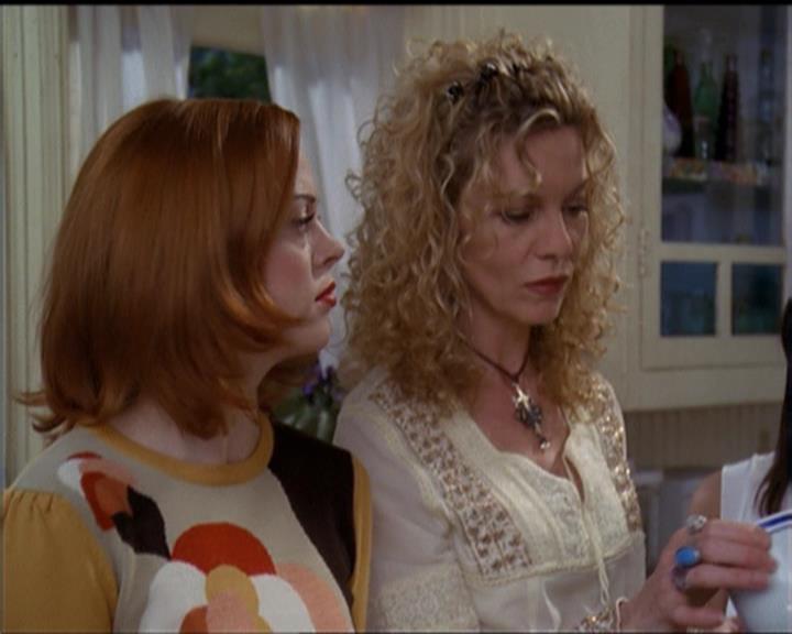 Charmed-Online-dot-net_5x06TheEyesHaveIt1451.jpg