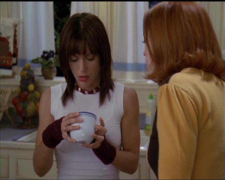 Charmed-Online-dot-net_5x06TheEyesHaveIt1473.jpg