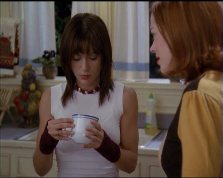 Charmed-Online-dot-net_5x06TheEyesHaveIt1477.jpg