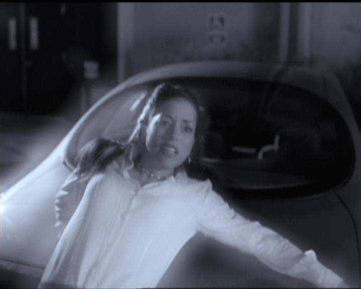 Charmed-Online-dot-net_5x06TheEyesHaveIt1488.jpg