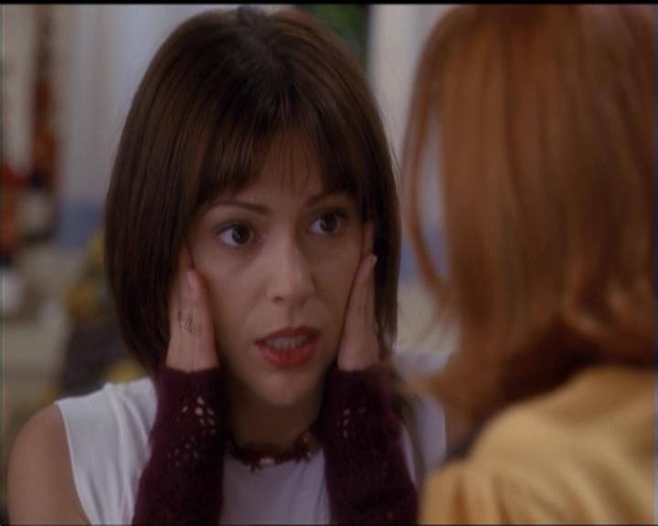 Charmed-Online-dot-net_5x06TheEyesHaveIt1500.jpg