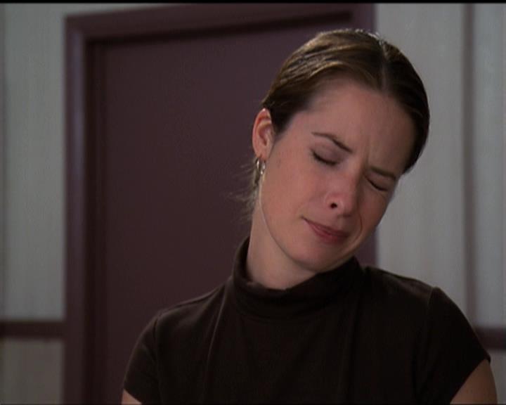 Charmed-Online-dot-net_5x06TheEyesHaveIt1505.jpg