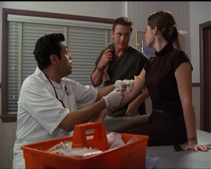 Charmed-Online-dot-net_5x06TheEyesHaveIt1527.jpg