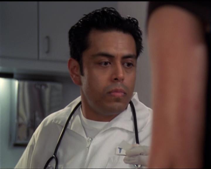 Charmed-Online-dot-net_5x06TheEyesHaveIt1536.jpg