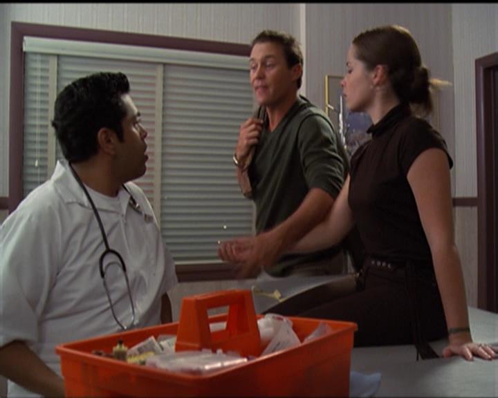 Charmed-Online-dot-net_5x06TheEyesHaveIt1539.jpg