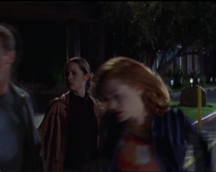 Charmed-Online-dot-net_5x06TheEyesHaveIt1556.jpg