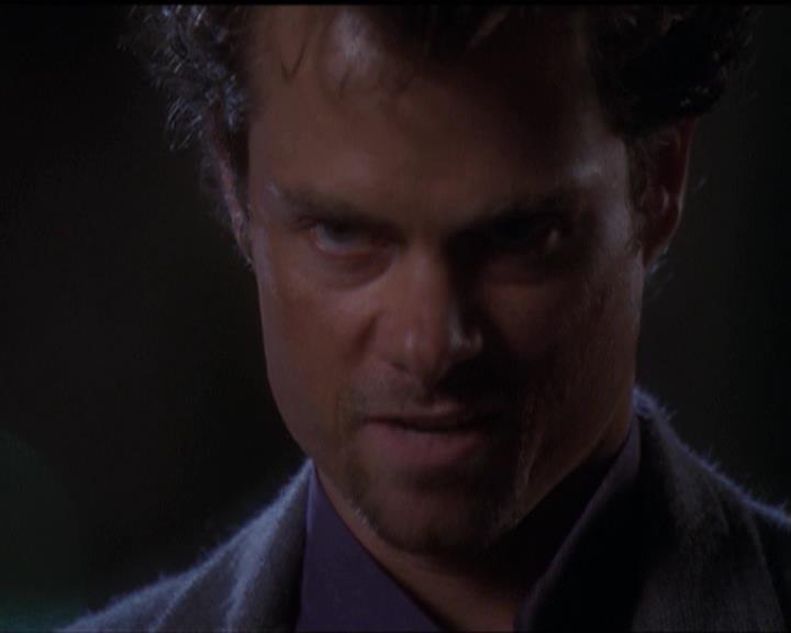Charmed-Online-dot-net_5x06TheEyesHaveIt1569.jpg