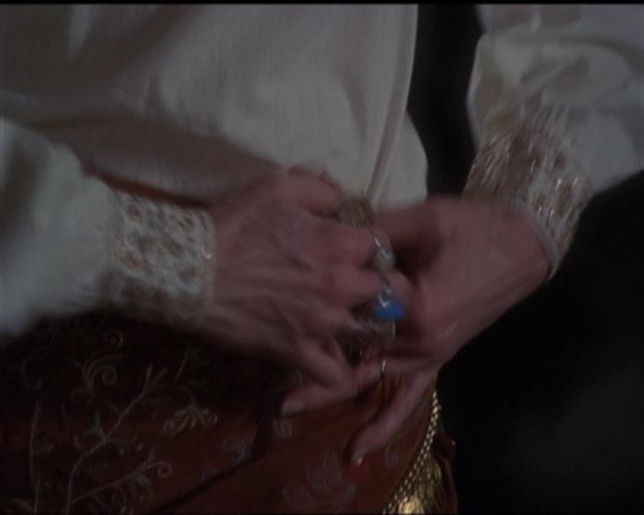 Charmed-Online-dot-net_5x06TheEyesHaveIt1570.jpg