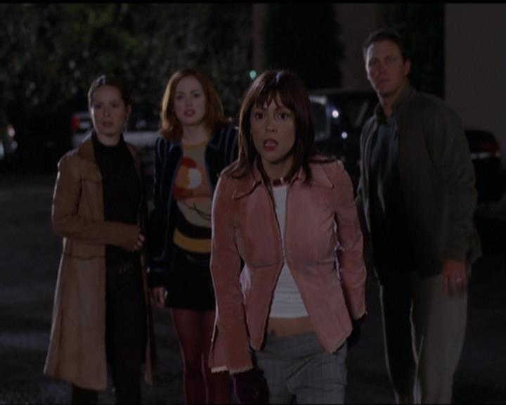 Charmed-Online-dot-net_5x06TheEyesHaveIt1582.jpg