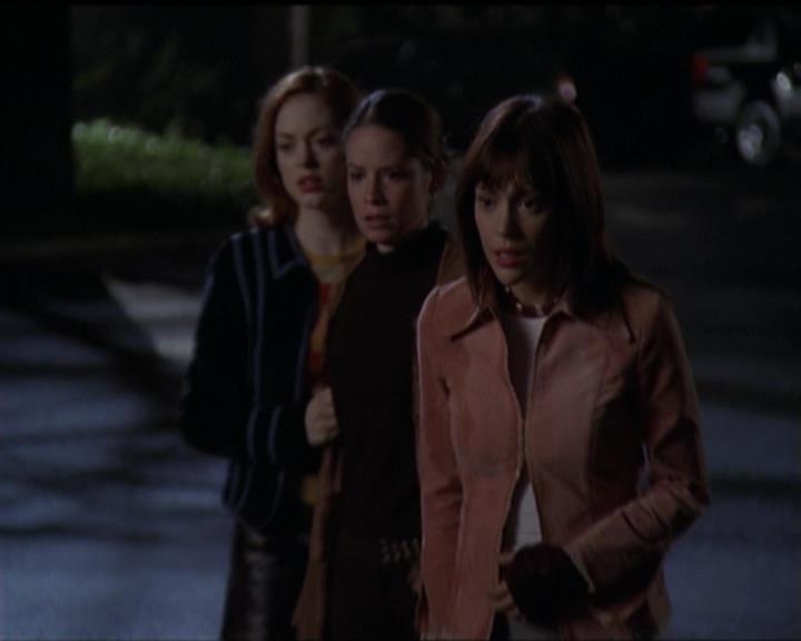Charmed-Online-dot-net_5x06TheEyesHaveIt1595.jpg