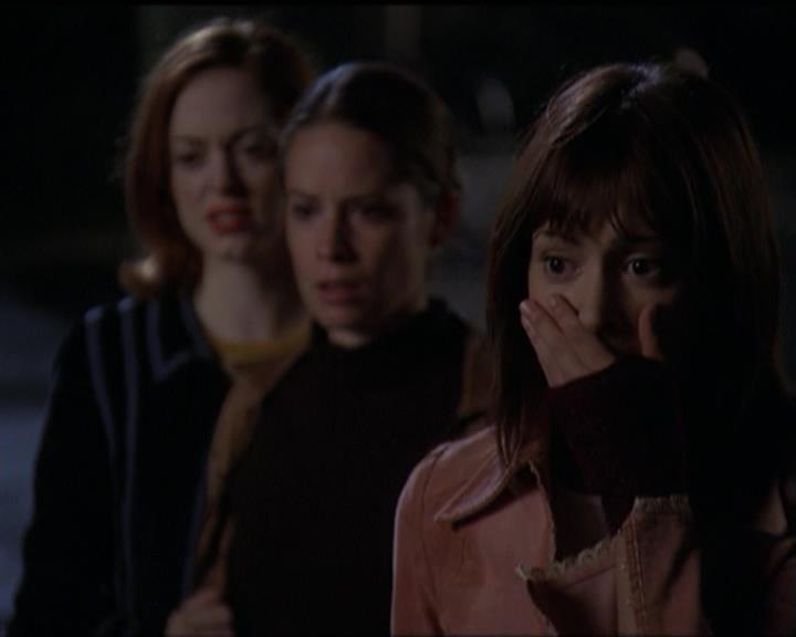 Charmed-Online-dot-net_5x06TheEyesHaveIt1603.jpg