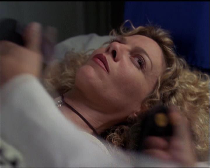 Charmed-Online-dot-net_5x06TheEyesHaveIt1615.jpg