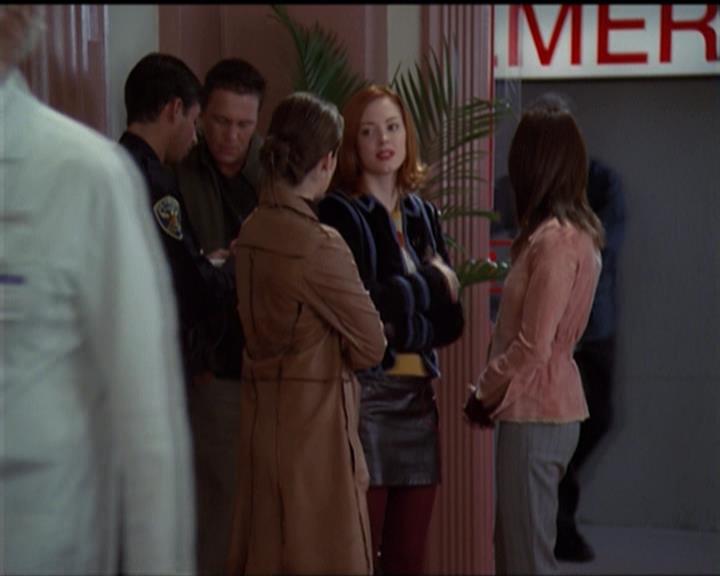 Charmed-Online-dot-net_5x06TheEyesHaveIt1648.jpg
