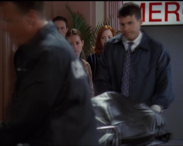 Charmed-Online-dot-net_5x06TheEyesHaveIt1657.jpg