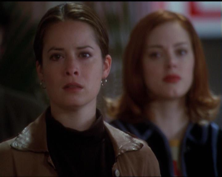 Charmed-Online-dot-net_5x06TheEyesHaveIt1664.jpg Charmed-Online-dot-net_5x06TheEyesHaveIt1664.jpg
