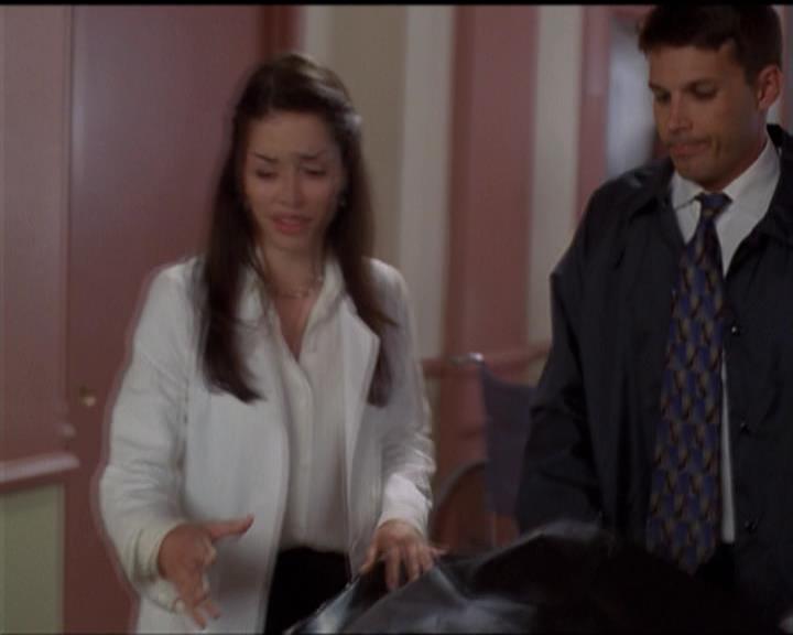 Charmed-Online-dot-net_5x06TheEyesHaveIt1669.jpg