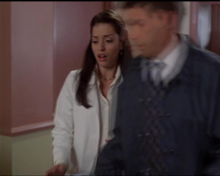 Charmed-Online-dot-net_5x06TheEyesHaveIt1670.jpg