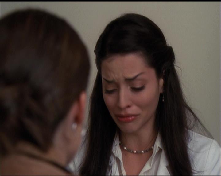 Charmed-Online-dot-net_5x06TheEyesHaveIt1682.jpg