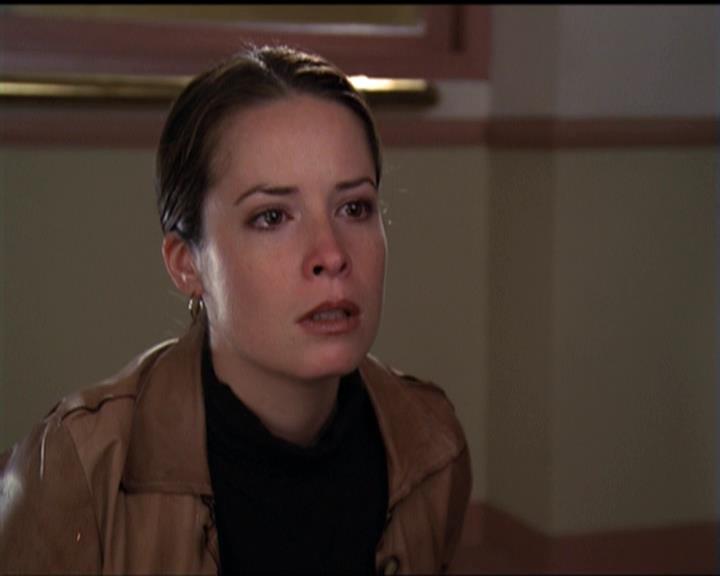 Charmed-Online-dot-net_5x06TheEyesHaveIt1687.jpg