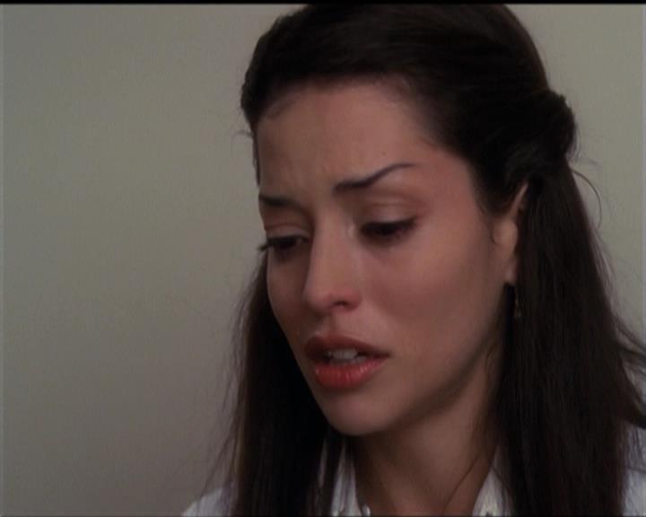 Charmed-Online-dot-net_5x06TheEyesHaveIt1690.jpg