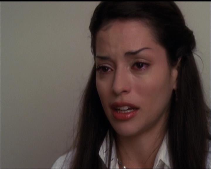 Charmed-Online-dot-net_5x06TheEyesHaveIt1705.jpg