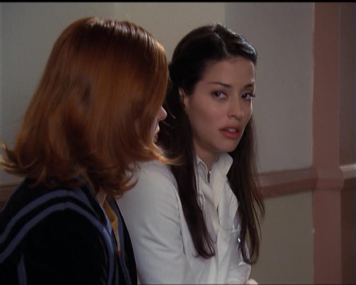 Charmed-Online-dot-net_5x06TheEyesHaveIt1714.jpg