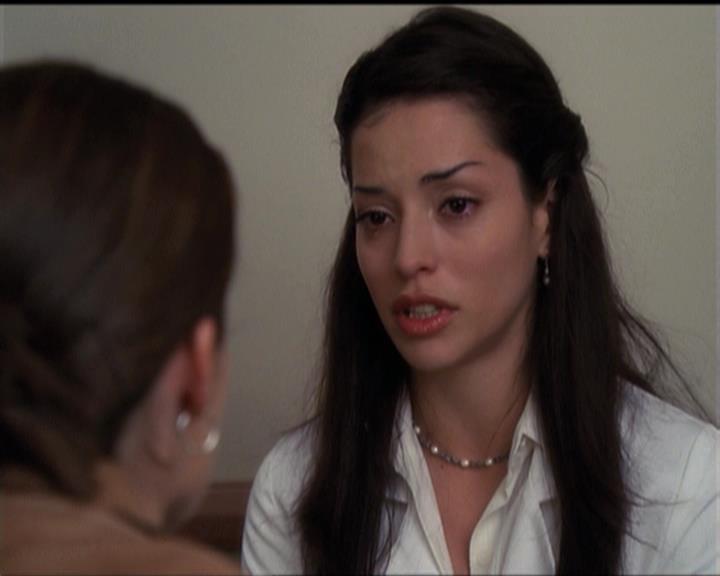 Charmed-Online-dot-net_5x06TheEyesHaveIt1720.jpg