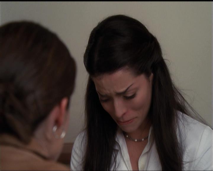 Charmed-Online-dot-net_5x06TheEyesHaveIt1727.jpg