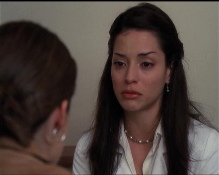 Charmed-Online-dot-net_5x06TheEyesHaveIt1729.jpg