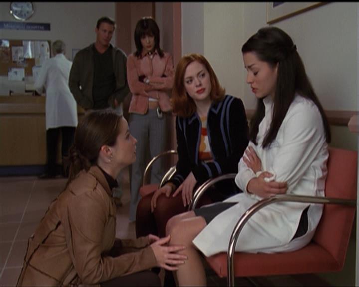 Charmed-Online-dot-net_5x06TheEyesHaveIt1746.jpg