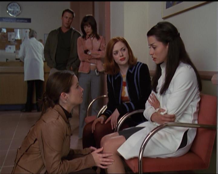 Charmed-Online-dot-net_5x06TheEyesHaveIt1747.jpg