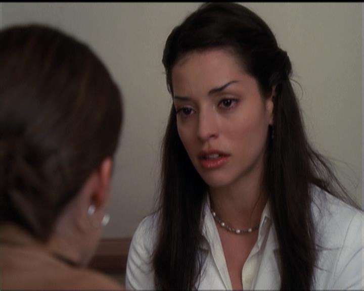 Charmed-Online-dot-net_5x06TheEyesHaveIt1757.jpg