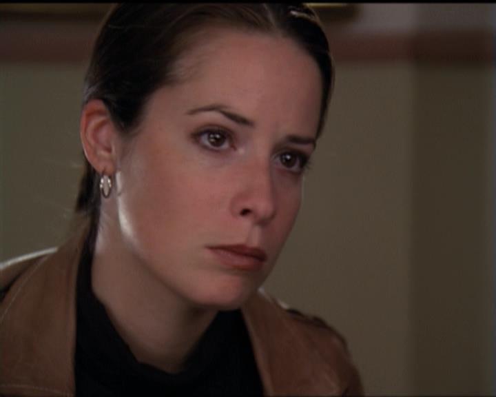 Charmed-Online-dot-net_5x06TheEyesHaveIt1762.jpg