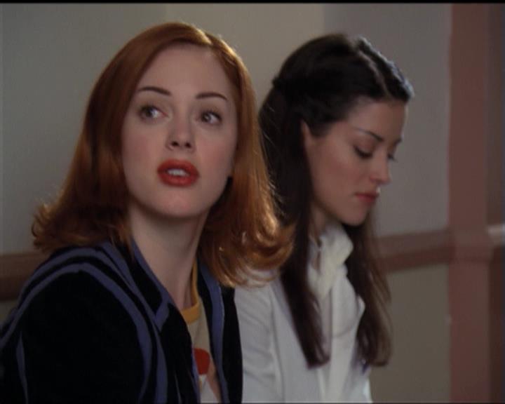 Charmed-Online-dot-net_5x06TheEyesHaveIt1770.jpg