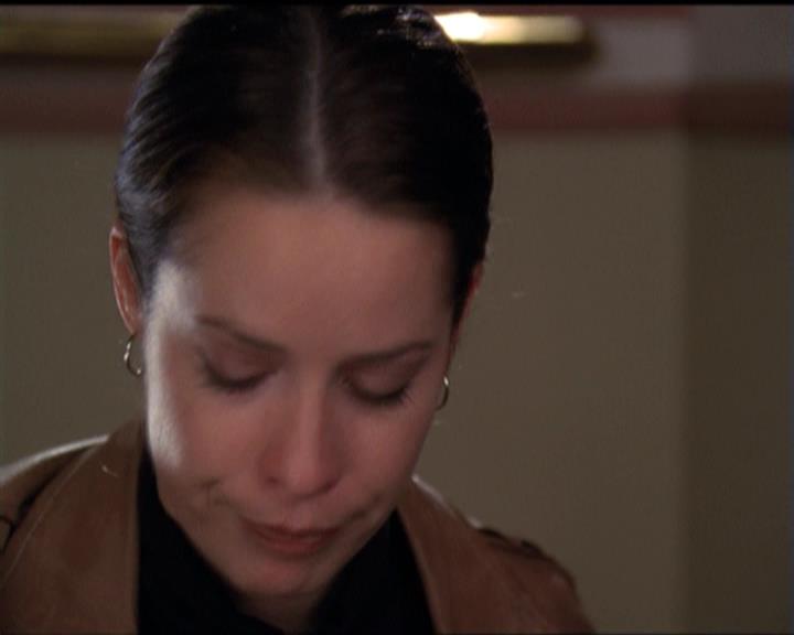 Charmed-Online-dot-net_5x06TheEyesHaveIt1792.jpg