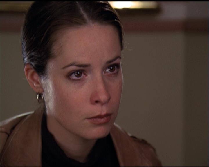 Charmed-Online-dot-net_5x06TheEyesHaveIt1796.jpg