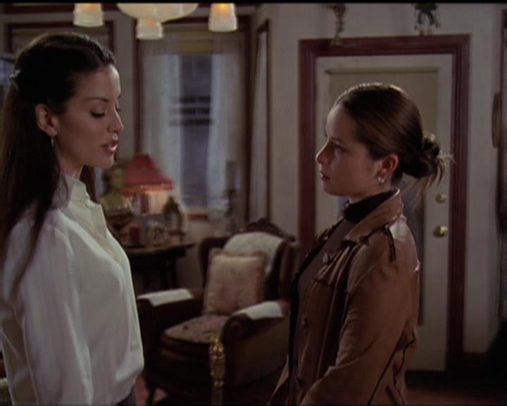 Charmed-Online-dot-net_5x06TheEyesHaveIt1826.jpg