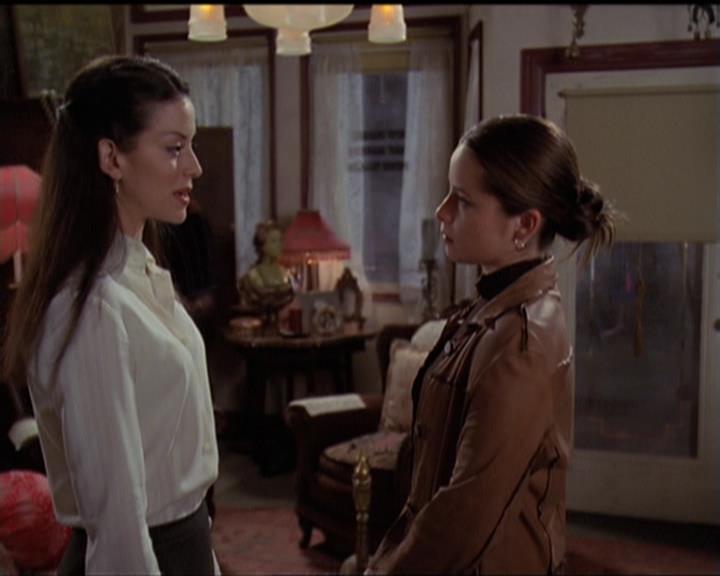 Charmed-Online-dot-net_5x06TheEyesHaveIt1827.jpg