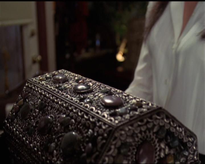 Charmed-Online-dot-net_5x06TheEyesHaveIt1836.jpg