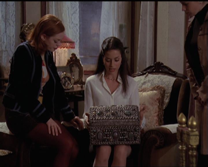 Charmed-Online-dot-net_5x06TheEyesHaveIt1846.jpg