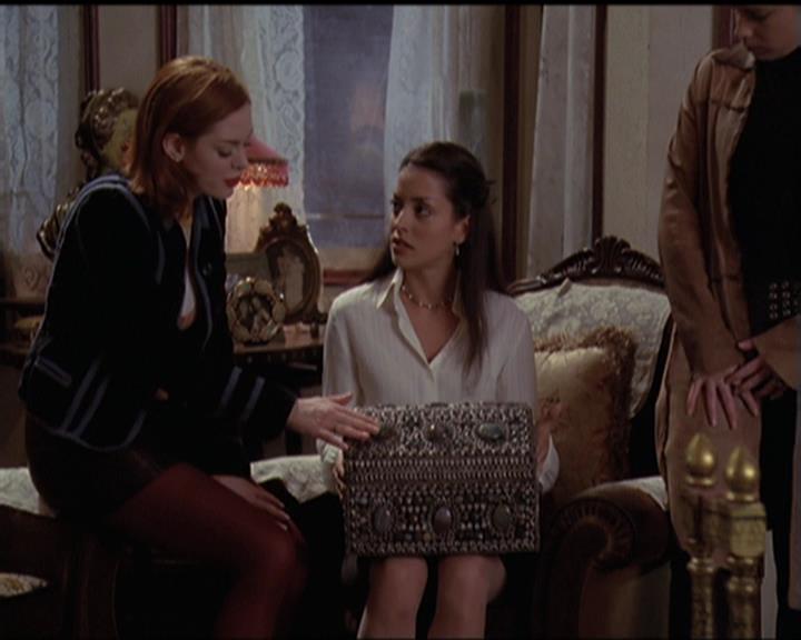 Charmed-Online-dot-net_5x06TheEyesHaveIt1848.jpg