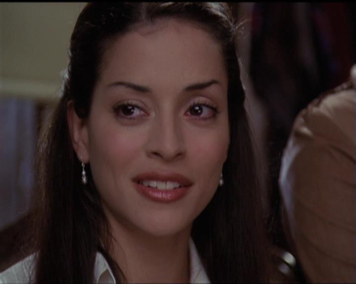 Charmed-Online-dot-net_5x06TheEyesHaveIt1850.jpg